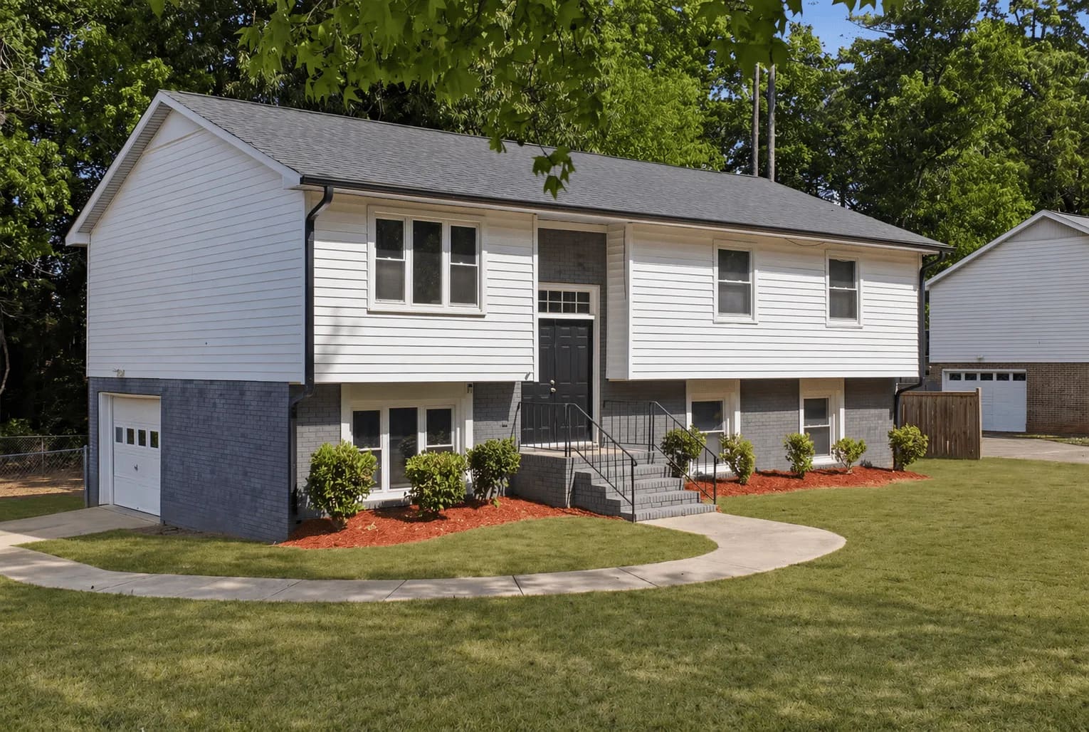 1048 Ivy Lane